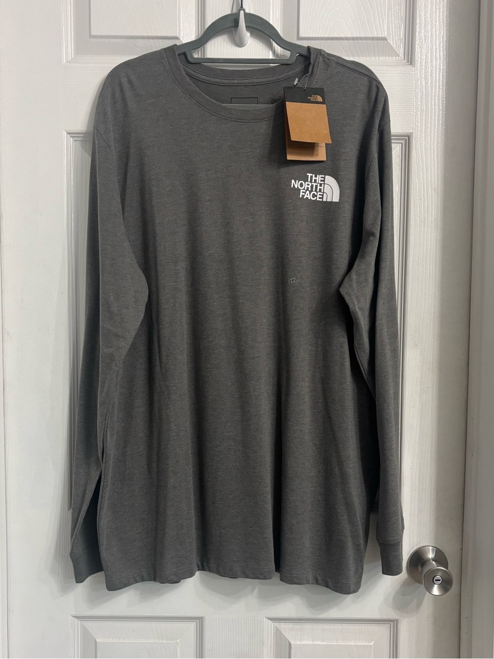 The North Face Long Sleeve Crew Neck Hit Tee in Charcoal Gray XL NWT